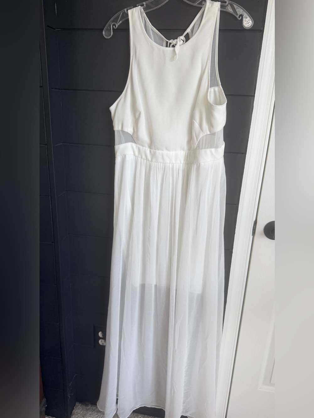 Bisou Bisou Off-White Sleeveless Maxi Dress with Tag